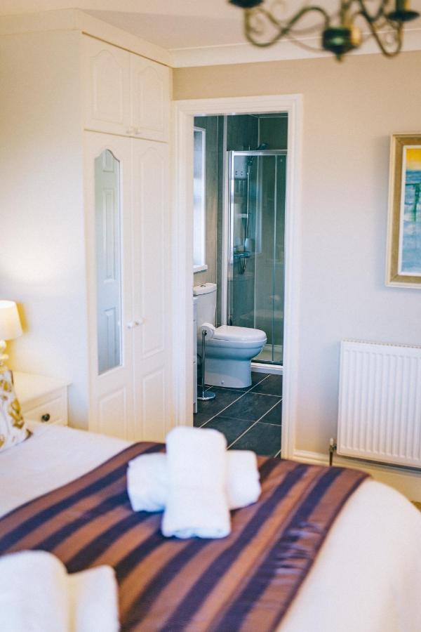 Ferlas Bed And Breakfast Penrhyndeudreath Exterior photo
