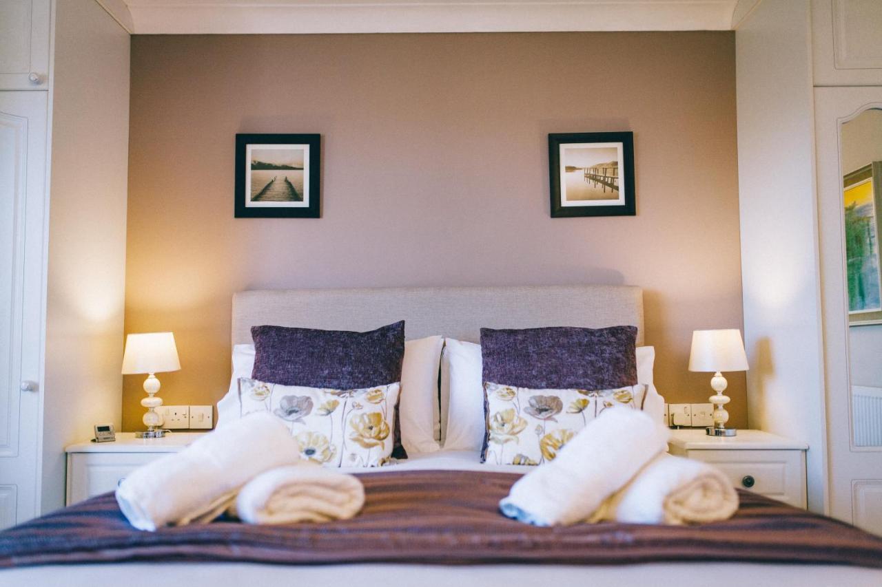 Ferlas Bed And Breakfast Penrhyndeudreath Exterior photo